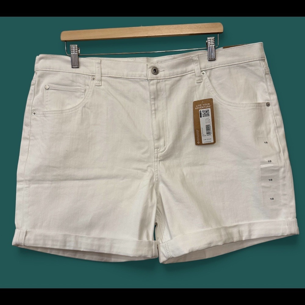 Eddie Bauer Wmns NWT White Boyfriend Midrise Plus Size 18 Casual Jean Shorts